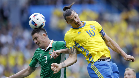 Ciaran Clark, Zlatan Ibrahimovič, Írsko, Švédsko