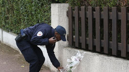 Hollande vyzval na posilnenie bezpečnosti po zabití dvoch policajtov