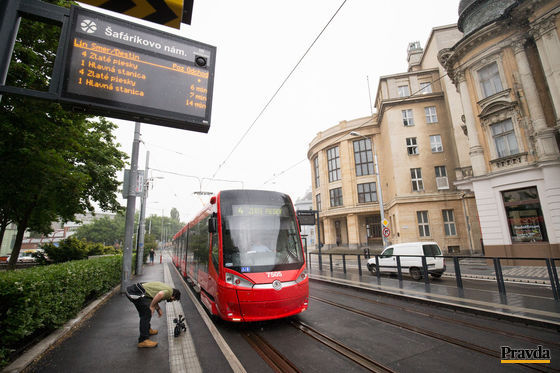 Po otvorení trate jazdia električky 1, 4 a 6 po...