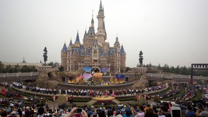 Šanghajský Disneyland s najväčším hradom.