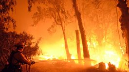 Mohutné požiare trápia východ Španielska aj západ USA