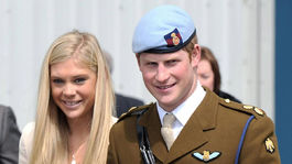 Princ Harry svoju peknú ex na svadbe nechce! Zostala zaskočená