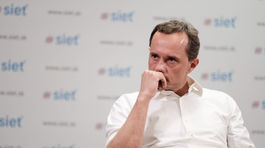 Konflikty v Sieti tesne pred snemom