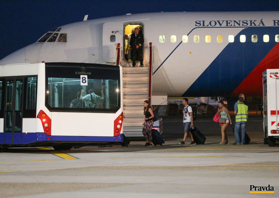 Cestujúci, ktorí neutrpeli žiadne zranenia, po...