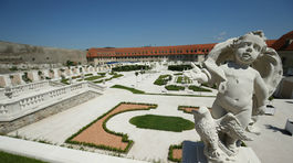 Vynovená baroková záhrada.