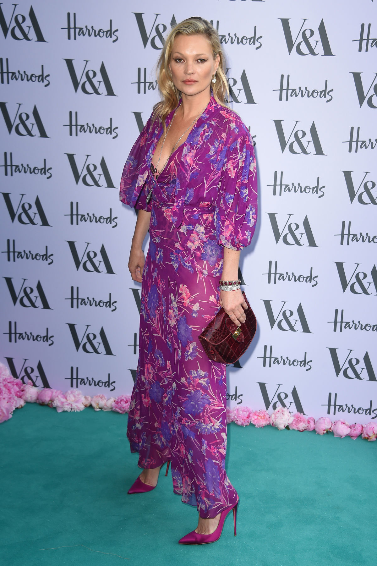 Modelka Kate Moss zvolila na letnú párty voľné...