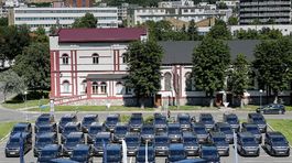 Štyridsať Peugeotov Traveller a Citroënov SpaceTourer bude voziť diplomatov 
