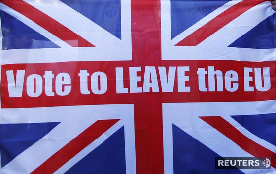 Brexit podporilo 17 410 742 britských voličov....