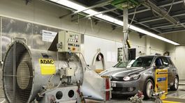 ADAC meral emisie motorov VW po úprave. Spotreba je vyššia