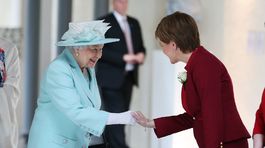 Kráľovná Alžbeta vyzvala Škótov, aby zachovali pokoj