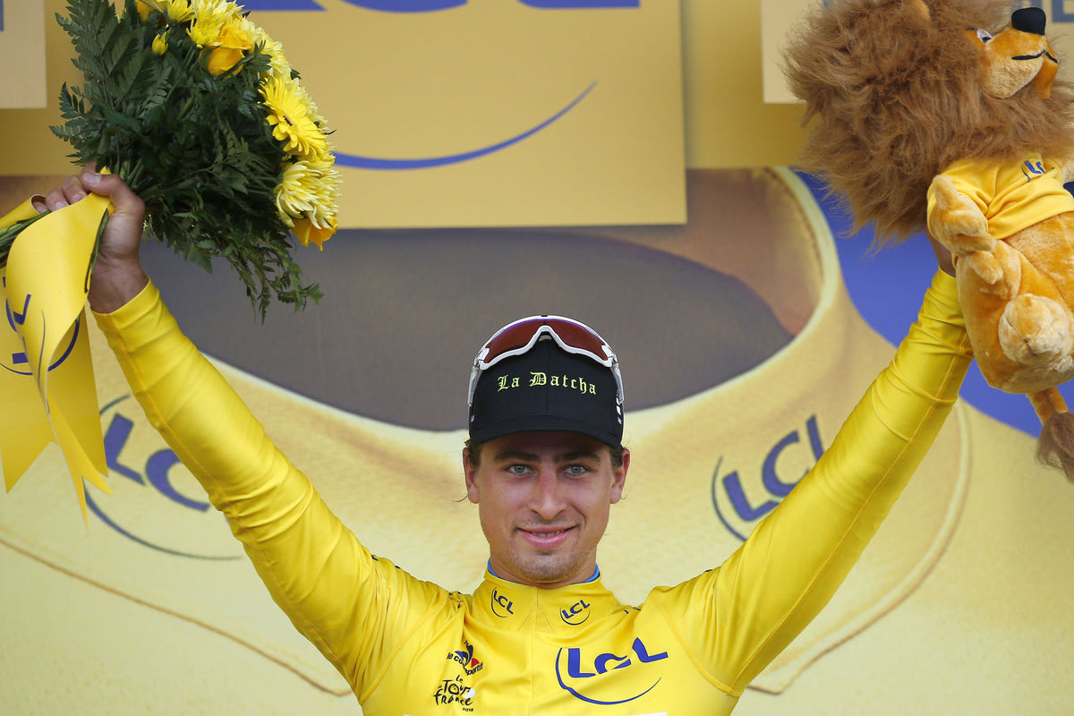 Peter Sagan v žltom drese pre lídra Tour de...