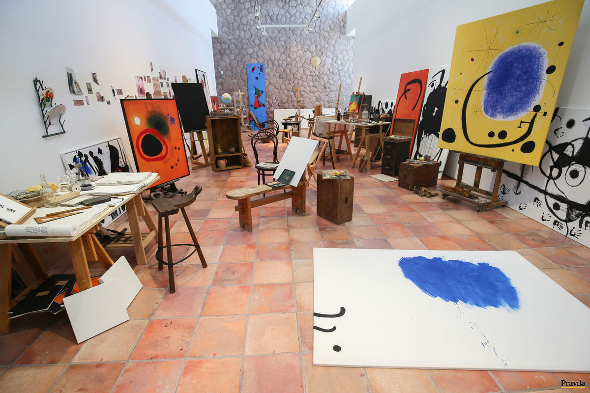 Pohľad do ateliéru. Replika Miróovho štúdia na...