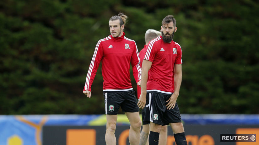 Gareth Bale, Joe Ledley