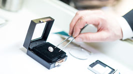 Oplatí sa investovať do diamantov?