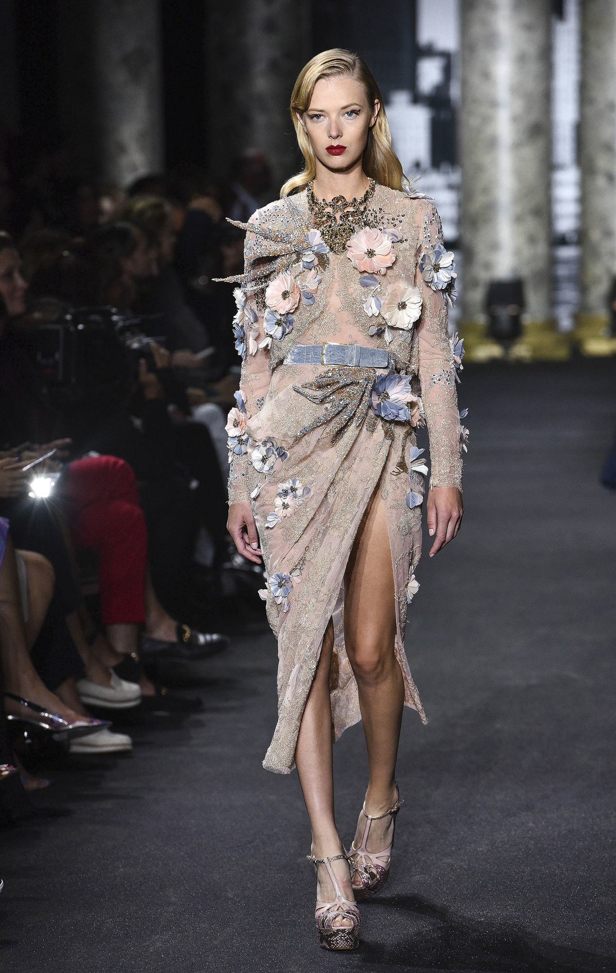 Prehliadka Elie Saab Haute Couture - jeseň-zima...