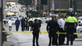 Mŕtvy strelec z Dallasu chcel zabíjať bielych policajtov