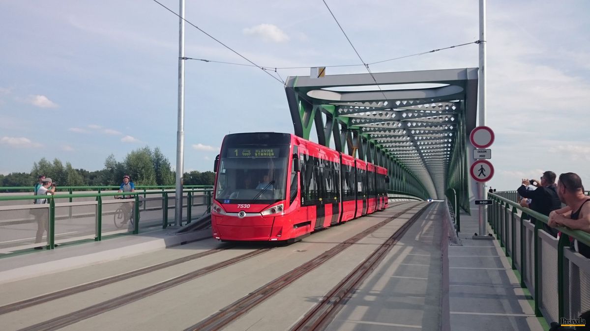 Vlani prešla prvá električka linky 1 s...