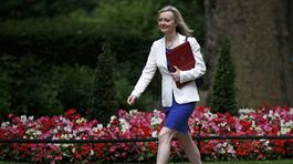 Mayová formuje vládu, toto sú noví členovia kabinetu