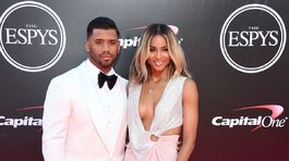 Hráč amerického futbalu Russell Wilson a jeho manželka - speváčka Ciara.