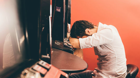 Matovičove hnutie chce zakázať fajčenie a pitie alkoholu v herniach