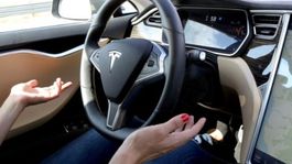 Tesla zvoláva 123 000 áut. Problémom je riadenie