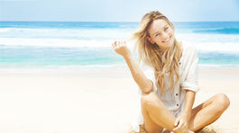 Chráňte v lete vlasy pred chlórom, soľou a slnkom 