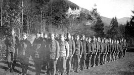 Tisovskí chlapi si museli vykopať hrob