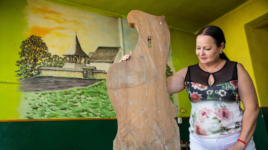 Mobiliár zničil červotoč. Starostka odložila...