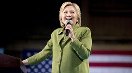 Prieskum: Clintonová vedie nad Trumpom v kľúčových štátoch