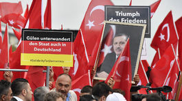 Polícia rozpustila akciu pravicových extrémistov v Kolíne nad Rýnom