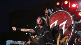 S Bonom už von nepôjdem, tiež som stratil hlas, odkazuje Dave Grohl