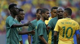 Brazílčania na úvod bez gólov, Kórejčania strelili Fidži osem