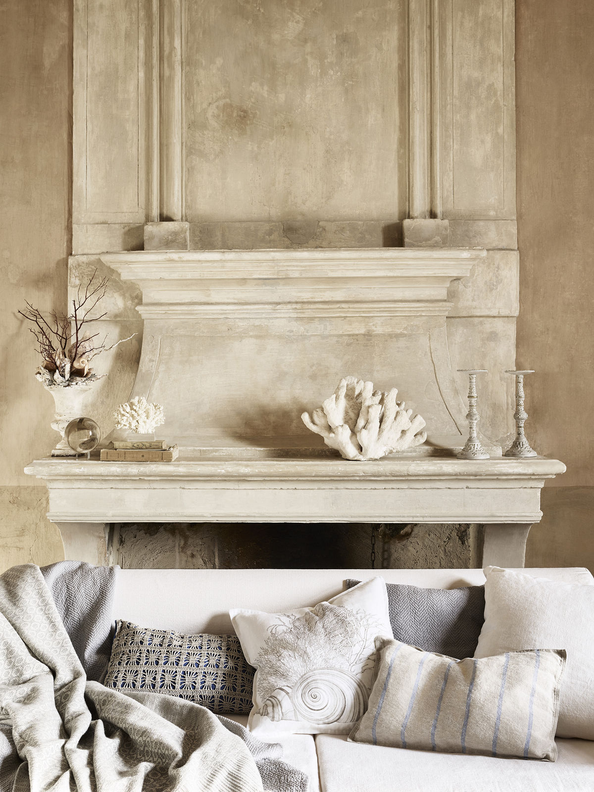 Prírodné materiály a farby sa objavujú v...