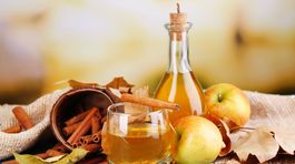 Jablčný ocot: Čo skutočne tento skrášľovací nápoj dokáže? 