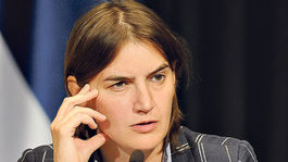 Srbský premiér si do vlády berie lesbu