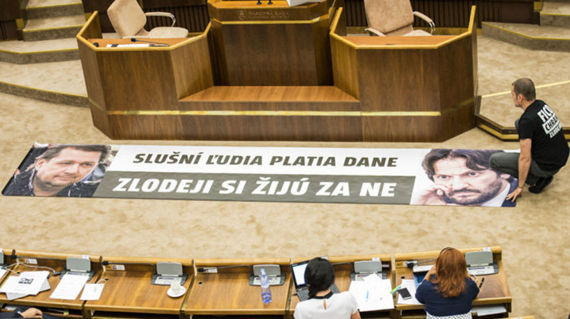transparent, NR SR, parlament, schôdza, Igor...