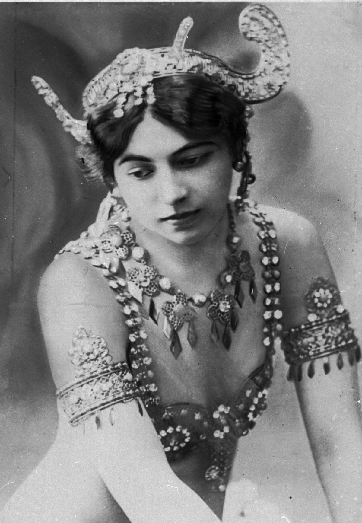 Mata Hari provokovala - tancom, sporým odevom...