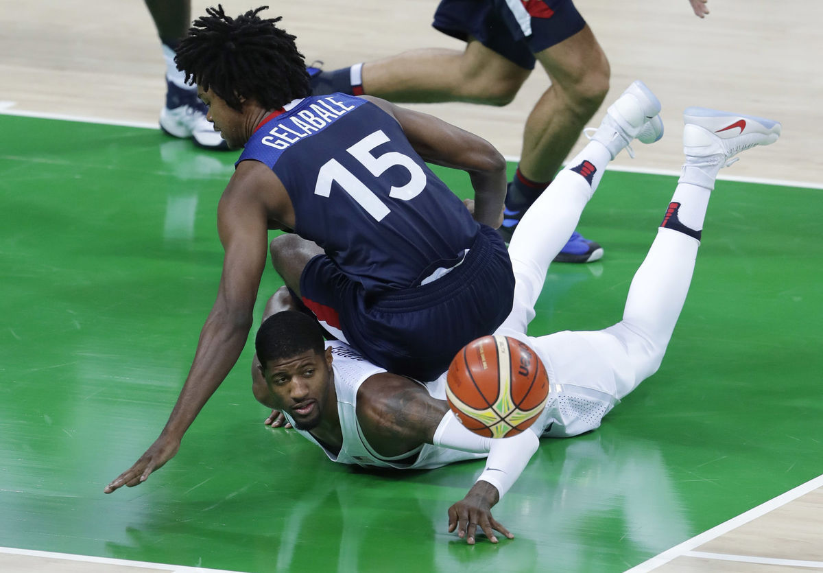 Snímka z basketbalového zápasu USA - Francúzsko.