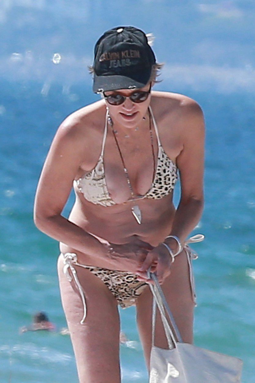 Herečka Sharon Stone predviedla kúsok poprsia...