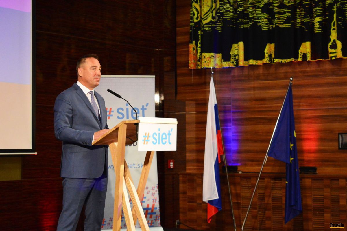 Nový predseda Siete Roman Brecely.