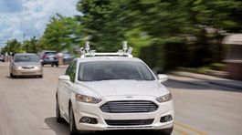 Ford: Plne autonómnych áut sa dočkáme už v roku 2021