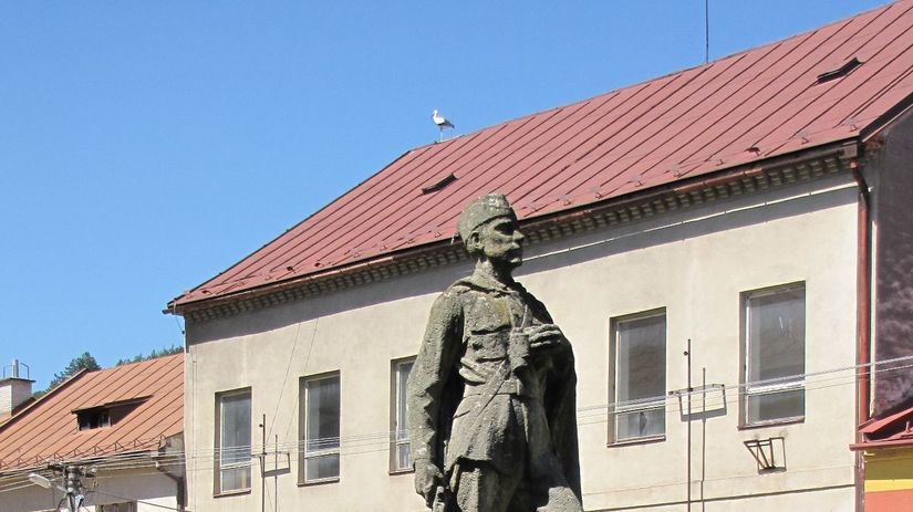 Slovenska Lupca, pamatnik, socha
