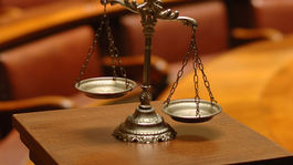 Expolicajt a spisovateľ, stíhaný v kauze takáčovcov, sa na kauciu dostane z väzby