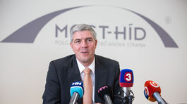 Bugár listom vysvetľuje voličom vstup do vlády so Smerom a SNS