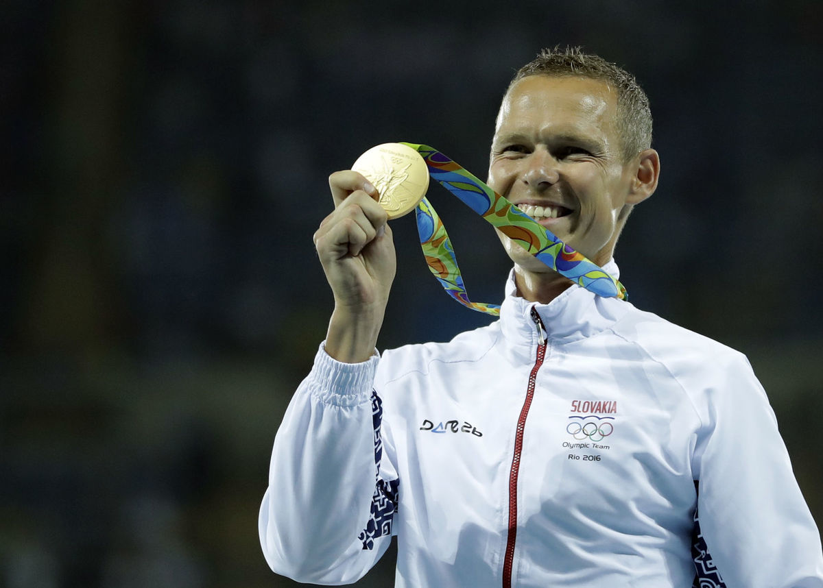 Matej Tóth so zlatou medailou na Olympijskom...