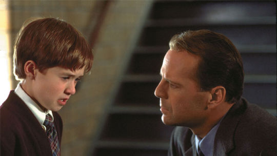 Herec Haley Joel Osment a Bruce Willis vo filme...