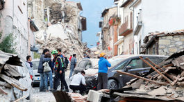 Renzi: Zemetrasenie pripravilo o život najmenej 120 ľudí