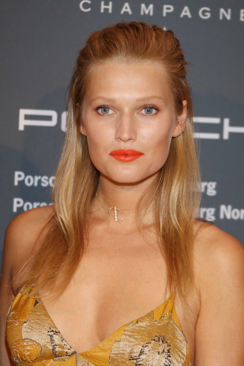 nemecká modelka Toni Garrn.