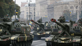 ukrajina, vojenská prehliadka, majdan, tanky,