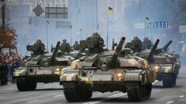 vojenská prehliadka, majdan, ukrajina, tanky,